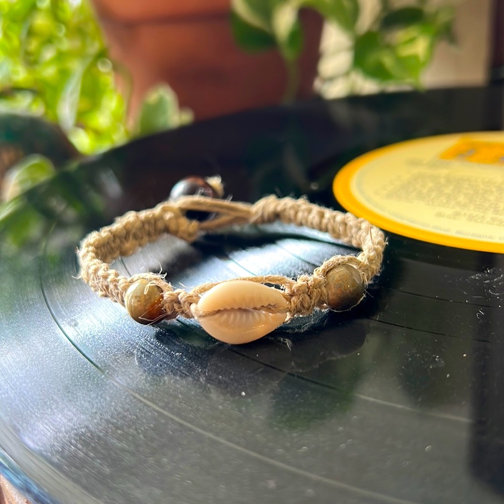 Hemp Bracelet with Cowry Shell
